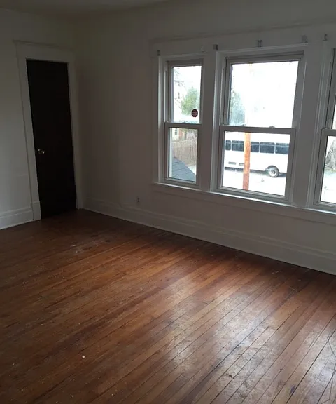 80 10th St #2 — Photo 5