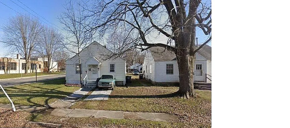 2902 Morton St photo 1