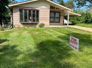 301 Lakeside Dr, Ballwin, MO 63021