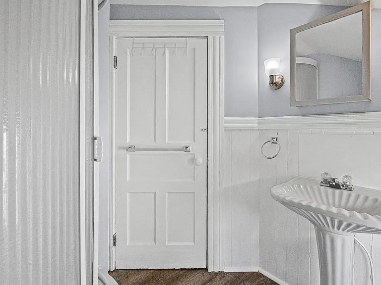 374 Park Ave #2 — Photo 17