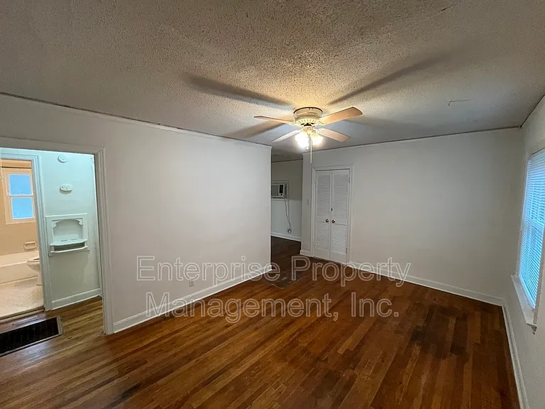 801 Bowen Cir — Photo 4