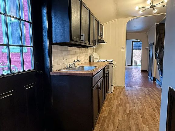 5th image of 408 Lafayette St
