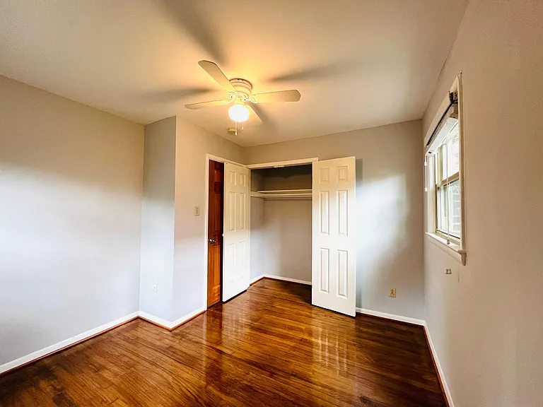2220 Primrose Dr — Photo 10