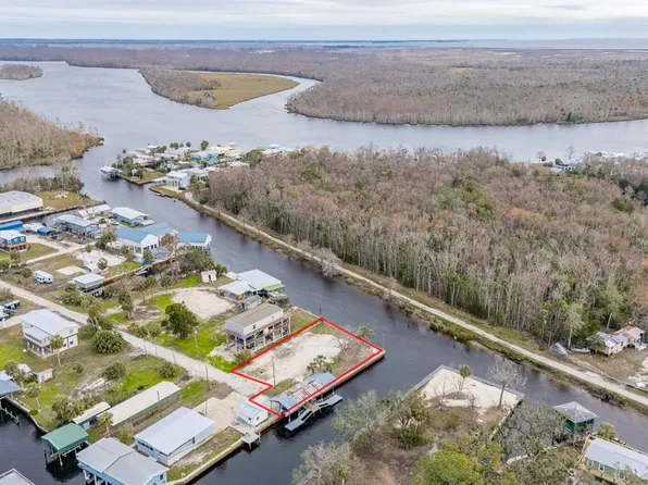 93 SE 908th Ave, Suwannee, FL 32692