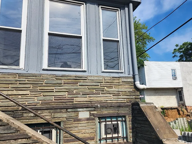 4672 Stenton Ave — Photo 1