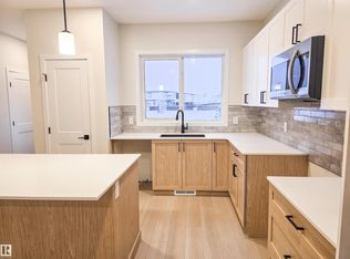 10 Hunter Pl, Spruce Grove, AB T7X 3W3