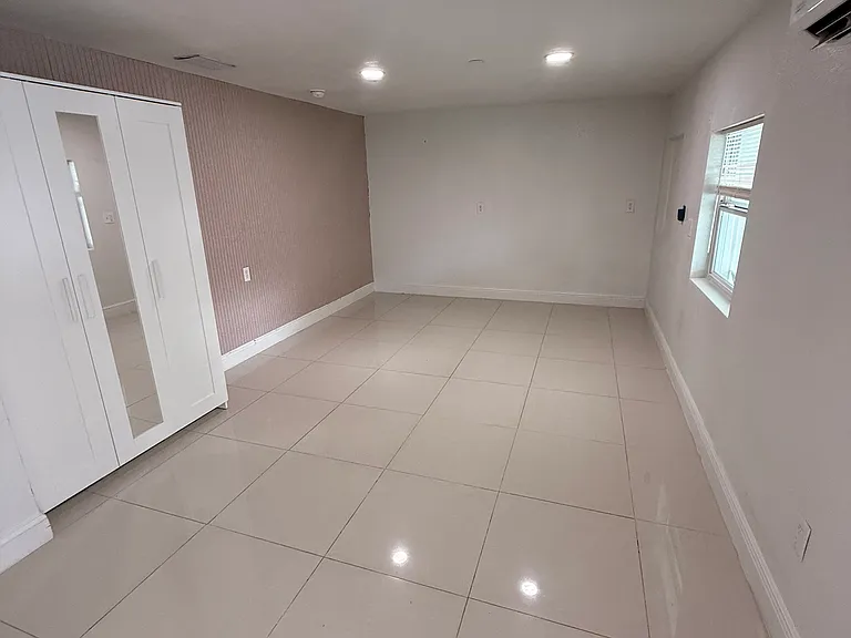 2710 W Cluster Ave — Photo 9