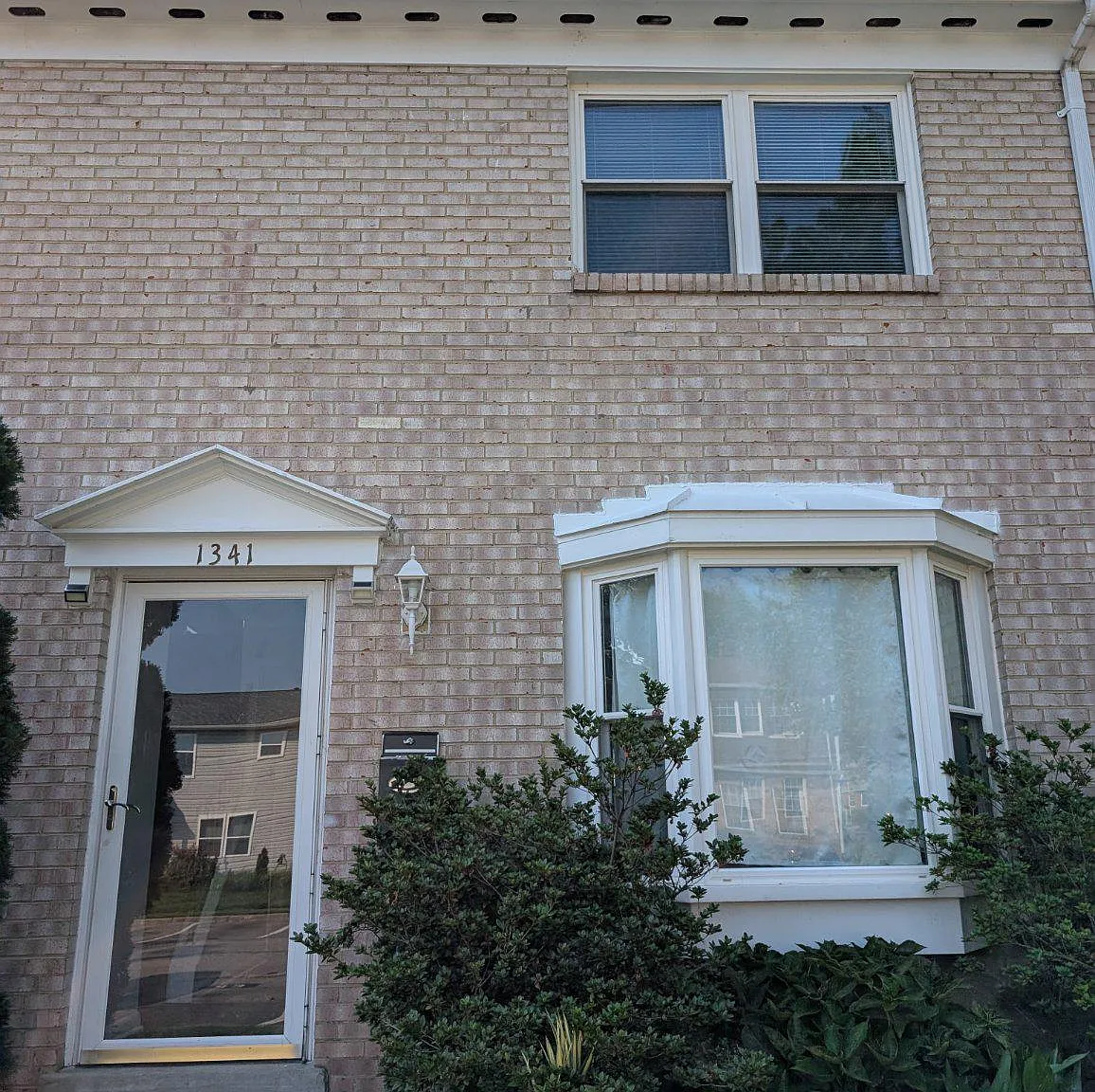 3 bed, 2.5 bath, 1400 sqft, $2,500 — Photo 1