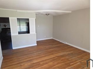 9939 Duke Dr, Saint Louis, MO 63136