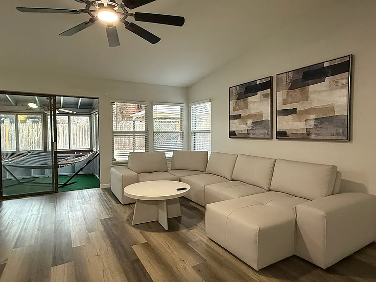 3323 Coral Grove Dr — Photo 40