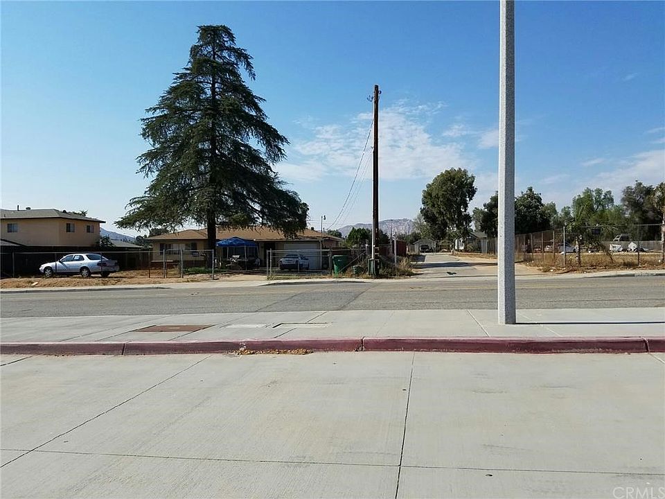 1st image of 24094 Atwood Ave