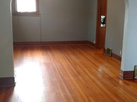 5th image of 435 NW 20th St