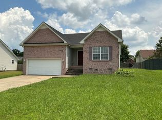 2770 N Whitfield Rd, Clarksville, TN 37040
