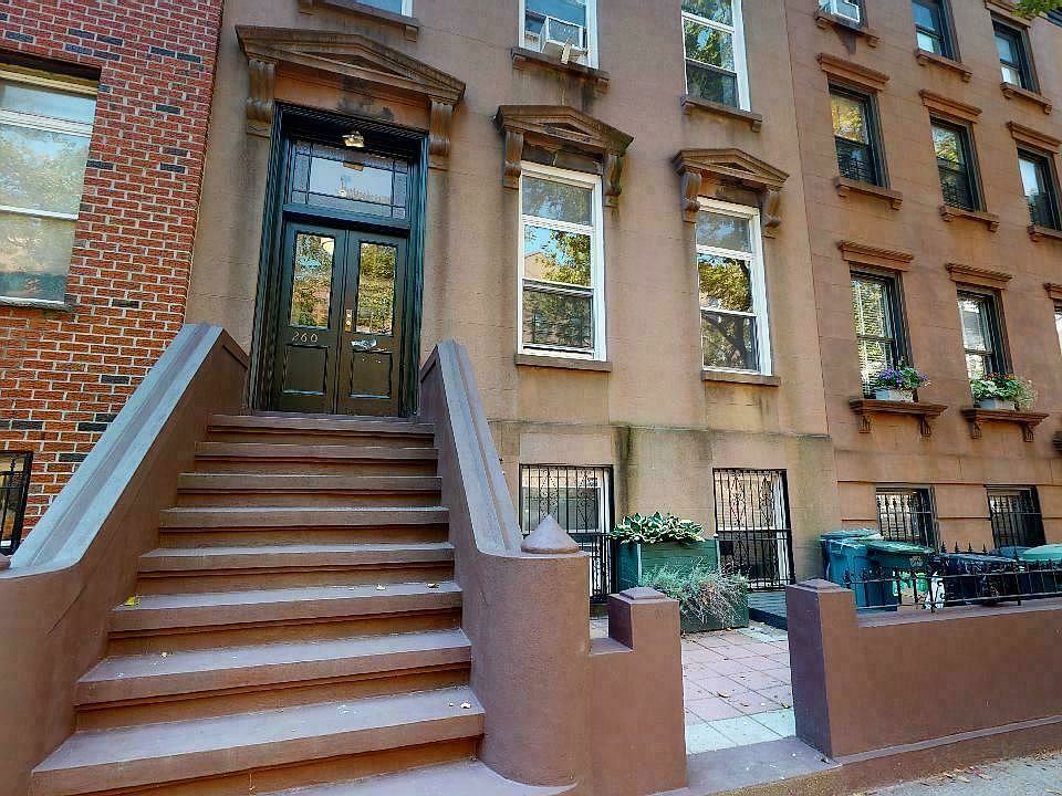 1st image of 260 Union St APT 1