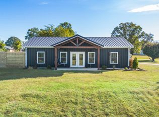 448 Duncan Cir, Lobelville, TN 37097
