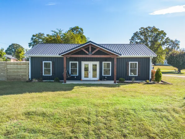 448 Duncan Cir, Lobelville, TN 37097