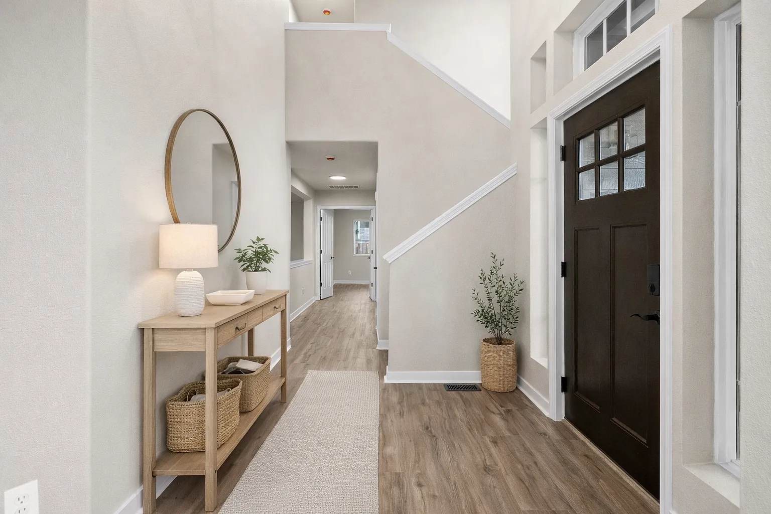 4 bed, 2300 sqft, $3,700 — Photo 3
