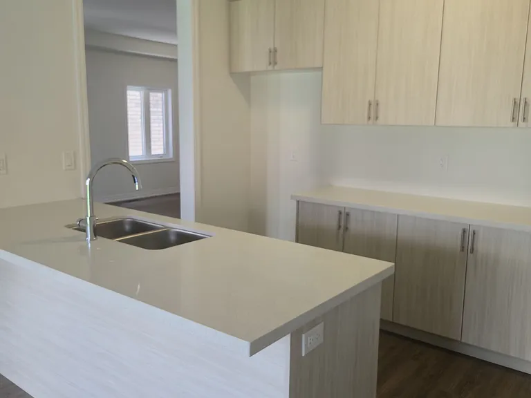 45 Pembrook St #UPPER — Photo 5