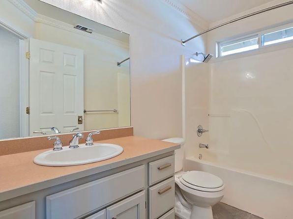 1384 Abby Ln