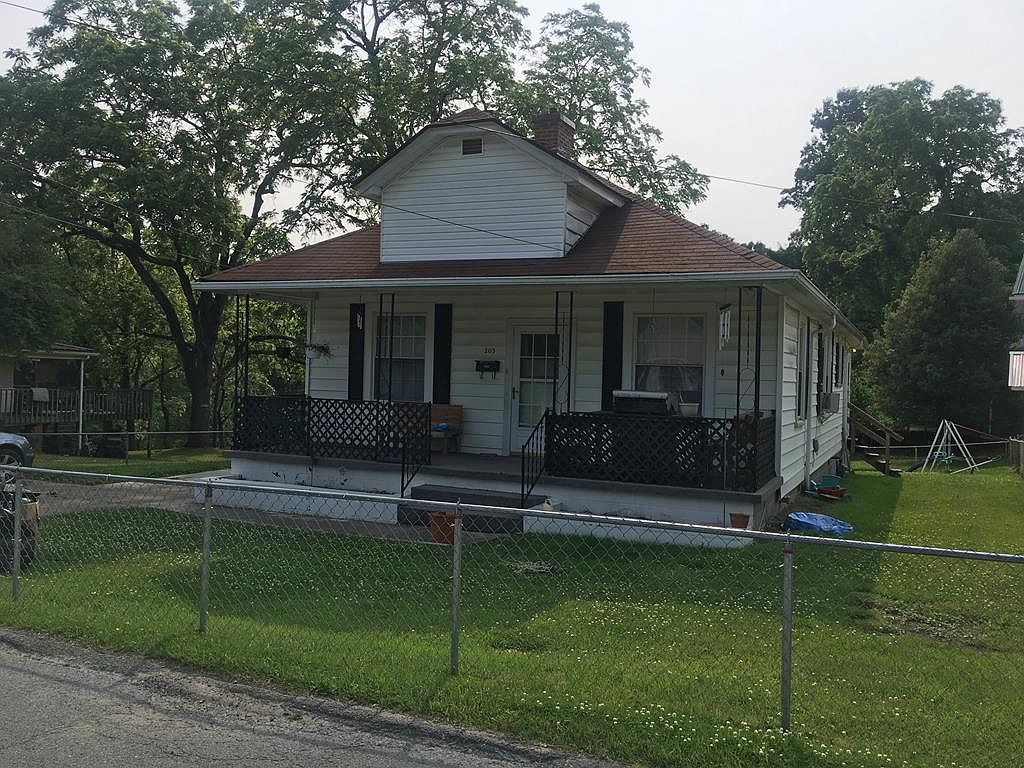203 Maplewood Ln, Beckley, WV 25801 Zillow