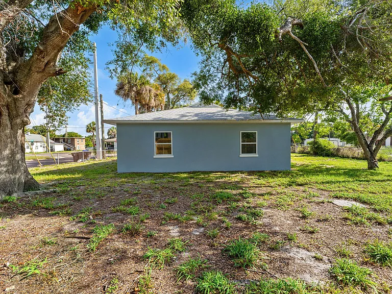405 Dummitt Ave — Photo 27