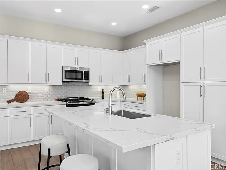 217 Cultivate — Photo 13