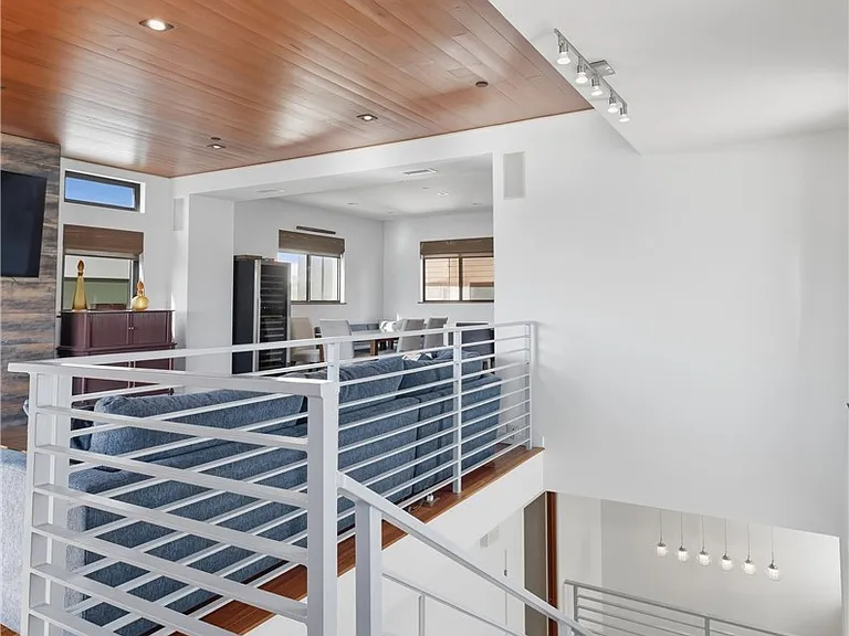 122 Manhattan Ave — Photo 15