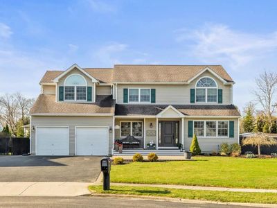 51 Clifford Boulevard, Hauppauge, NY, 11788