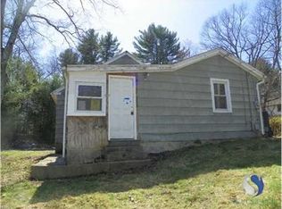 17 Chenette Rd, Griswold, CT 06351