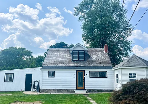 214 Somerset St Photo 1