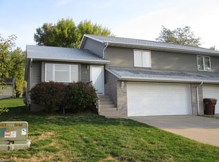 930 Amy Cir, Carroll, IA 51401