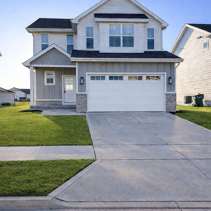1st image of 1505 NE Savana Dr