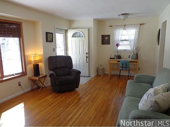 5th image of 144 Gresham Ave N