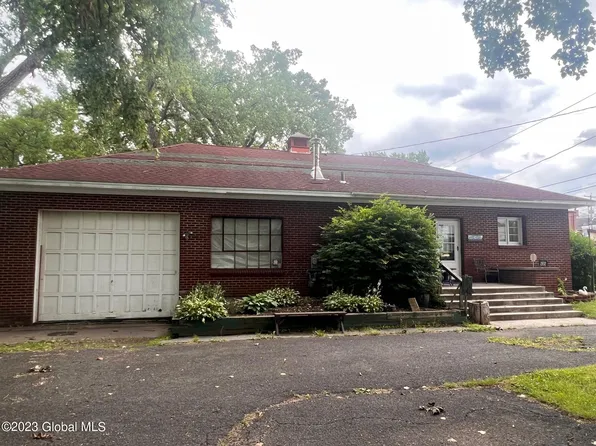 1 114th St, Troy, NY 12182