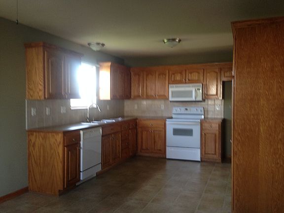 5th image of 2712 E Chestnut Dr