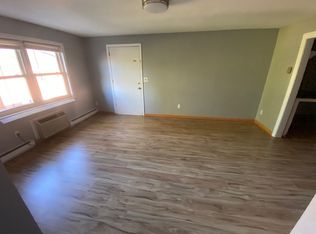 24 Lockwood Ter #B3, West Hartford, CT 06119