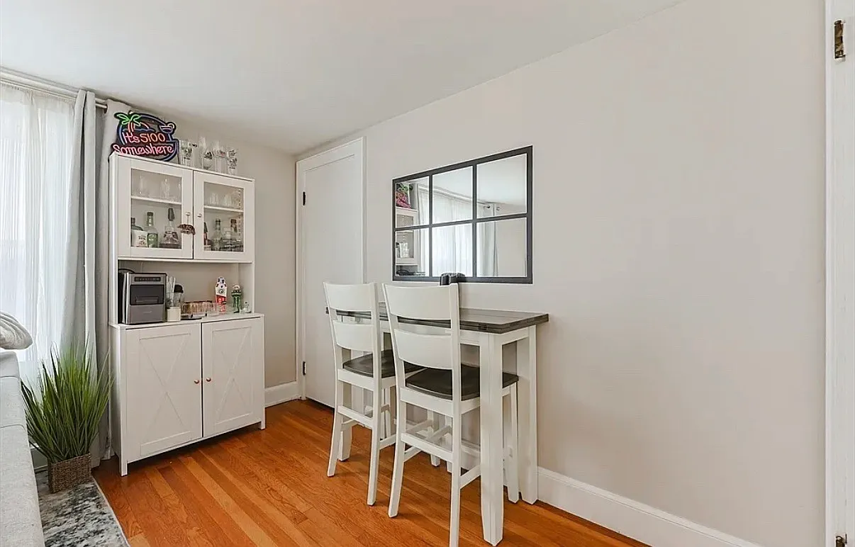 1 bed, 700 sqft, $2,000 — Photo 4