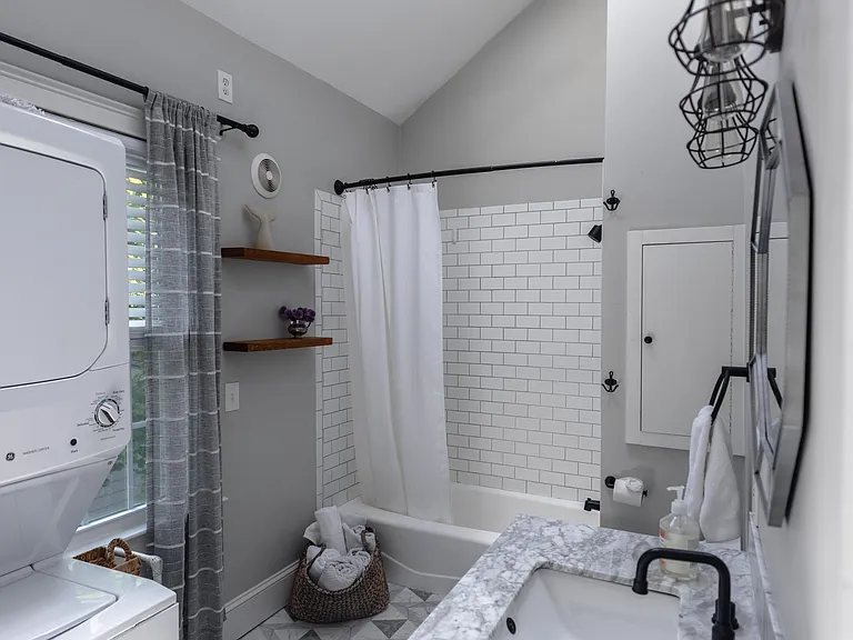 31 Warner St #2 — Photo 4