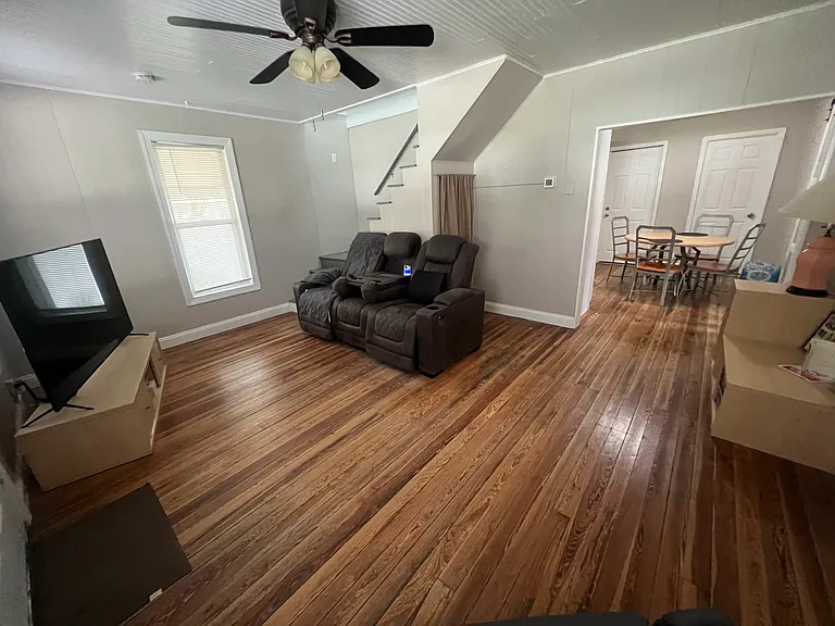 716 Maryland Ave #A — Photo 2