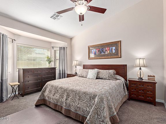 5th image of 1577 E LAUREL Drive