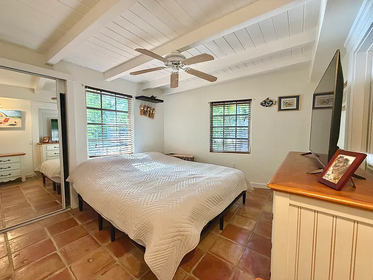 111 N Bay Harbor Dr — Photo 34