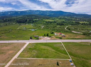 1 Peterson Ln, Alpine, WY 83128