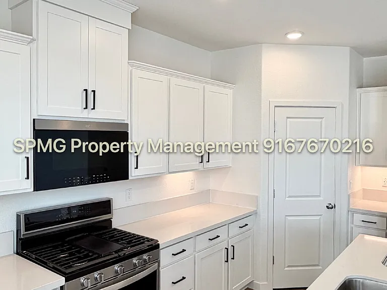 1910 Brunel St — Photo 6