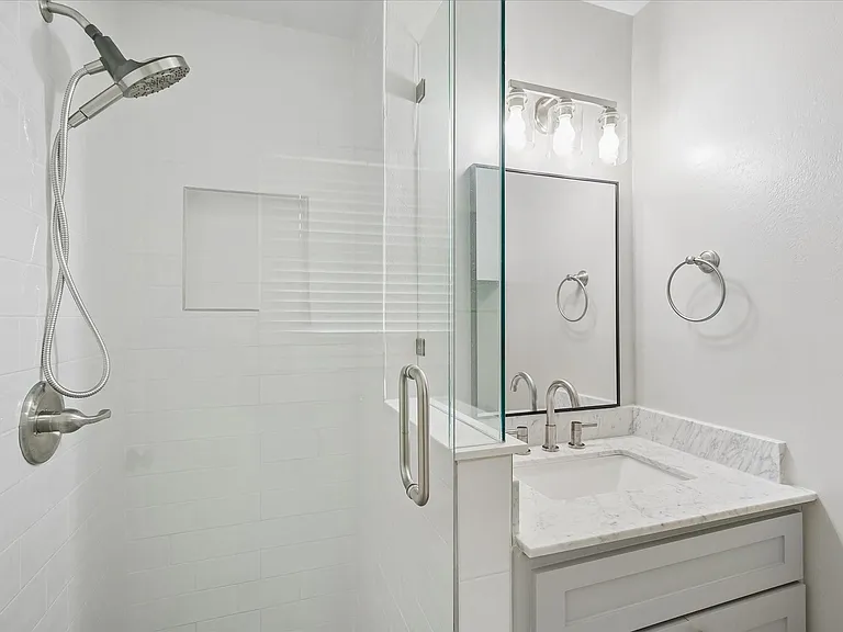 10626 Longmeadow Dr — Photo 10