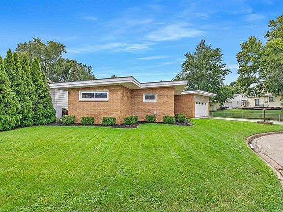 4th image of 123 Willow Ct