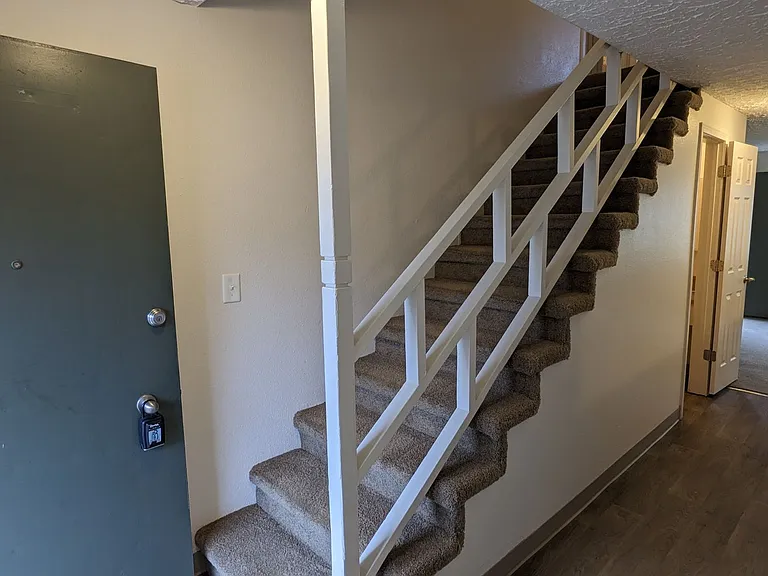 Royal Crest Townhomes — Photo 116
