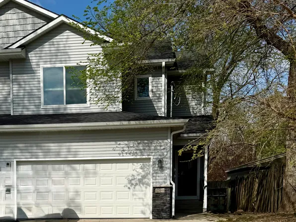 1036 1/2 66th St, Windsor Heights, IA 50324