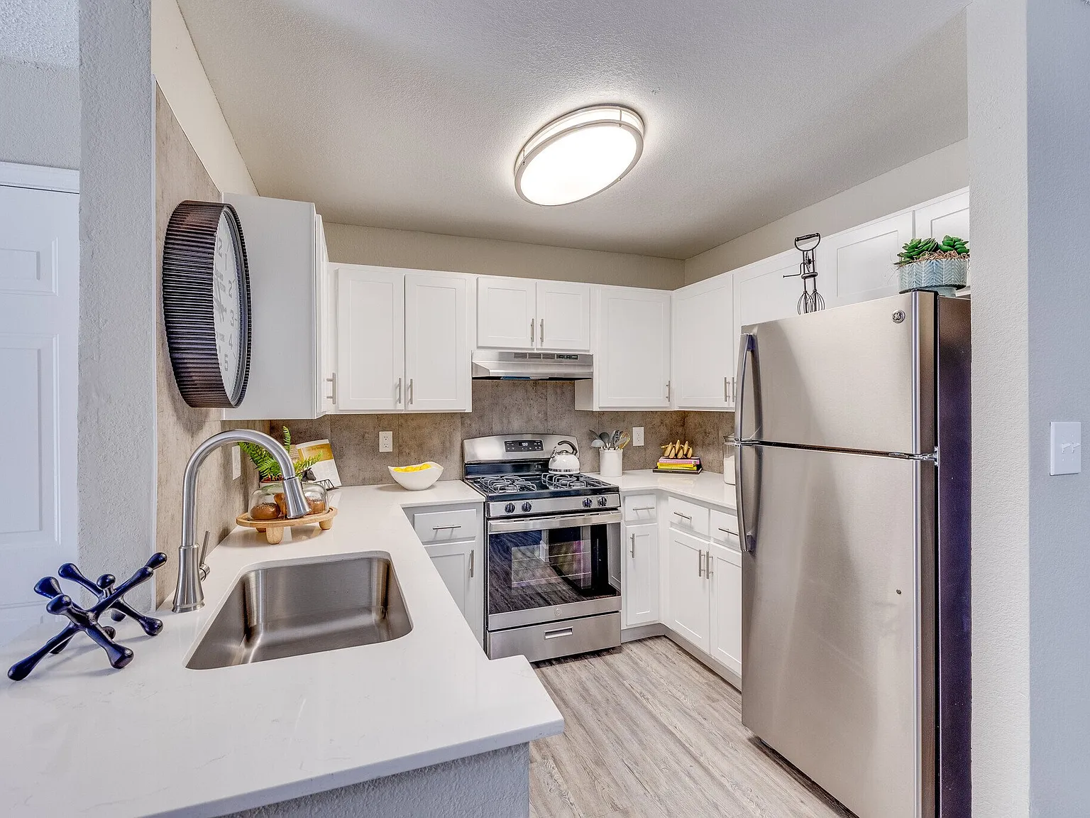 Sterling Point Apartment Homes — Photo 3