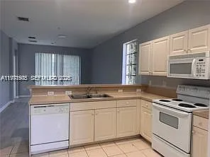 1969 Freeport Ln #1969 — Photo 10