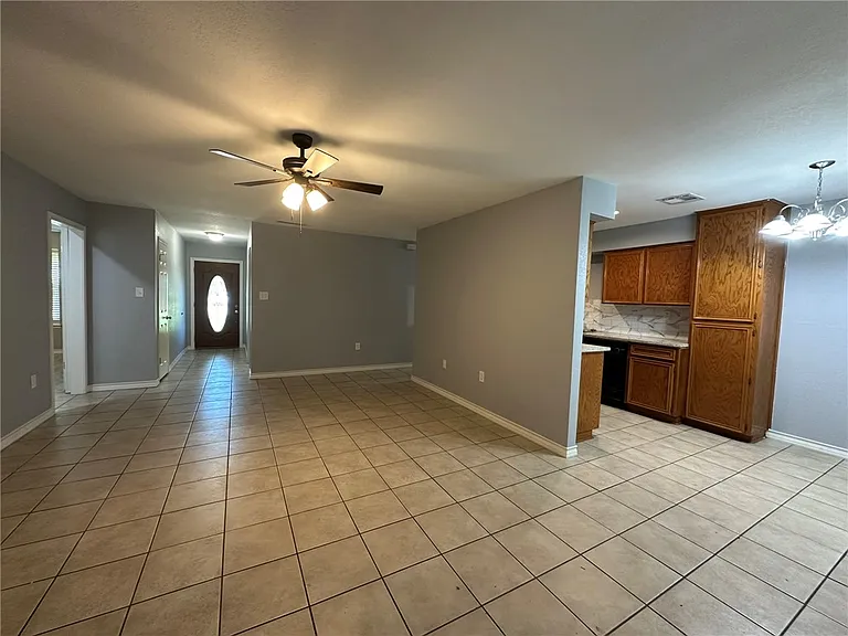 2201 Timberline Dr — Photo 7